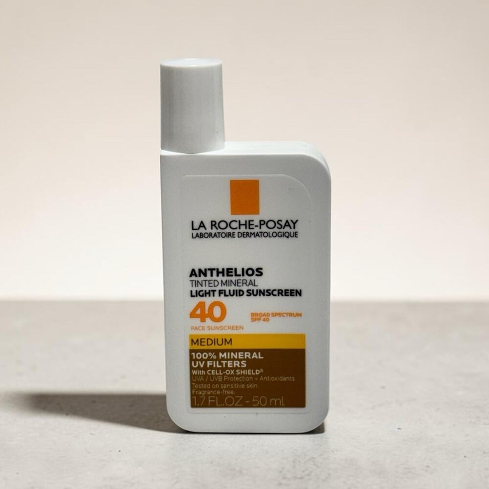 La Roche-Posay Anthelios Tinted Mineral SPF 40 Face Sunscreen Medium 1.7oz 01/28